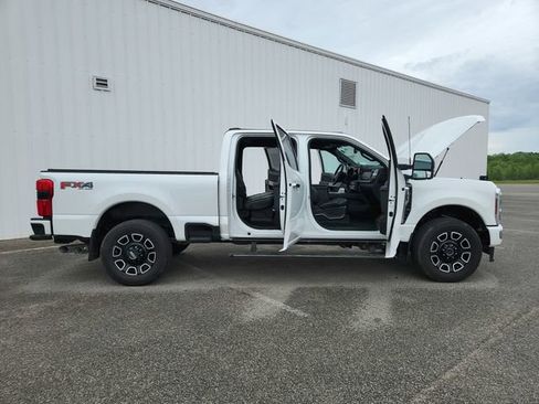 Used 2024 Ford F250 Platinum w/ FX4 Off-Road Package AWD/4WD image 18