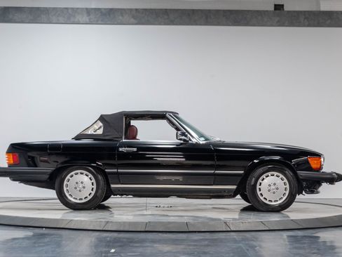 Used 1989 Mercedes-Benz 560 SL image 17