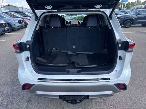 Used 2023 Toyota Highlander Platinum AWD/4WD image 7