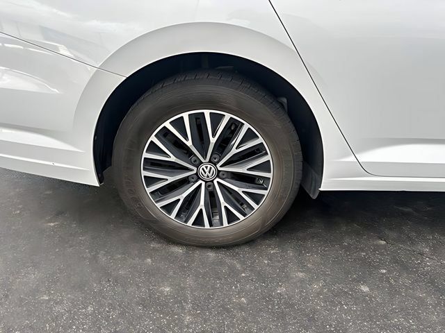 Used 2020 Volkswagen Jetta SE FWD image 12