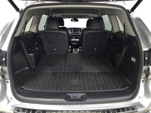 Used 2019 Toyota Highlander Limited image 8