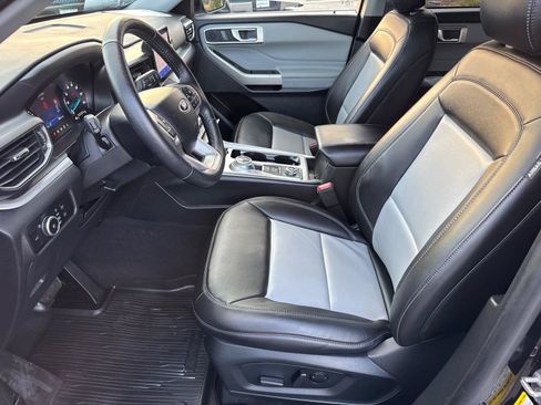 Used 2023 Ford Explorer XLT w/ Equipment Group 202A AWD/4WD image 25