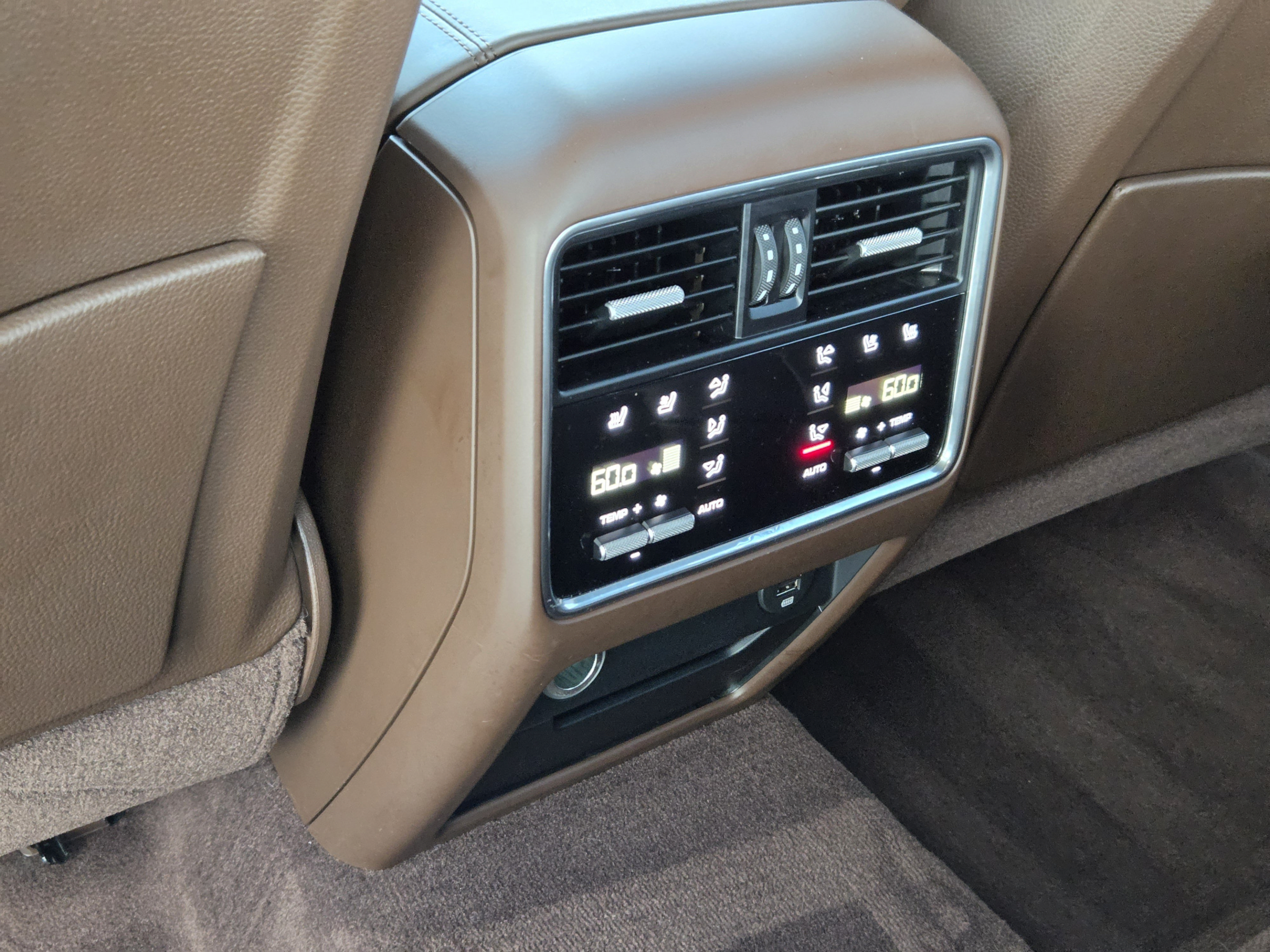 Used 2019 Porsche Cayenne Turbo AWD/4WD image 27