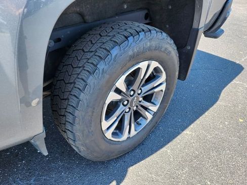 Used 2022 Chevrolet Colorado Z71 AWD/4WD image 8