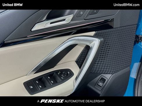 Used 2025 BMW X1 xDrive28i AWD/4WD image 3