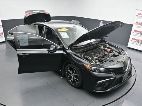 Used 2022 Toyota Camry SE FWD image 40