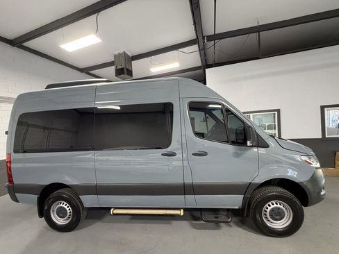 Used 2019 Mercedes-Benz Sprinter 2500 image 4