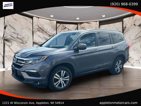 Used 2017 Honda Pilot EX image 2