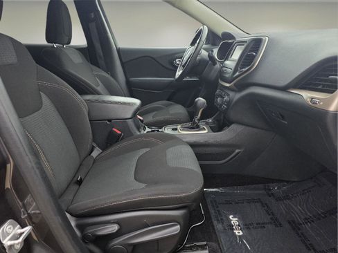 Used 2016 Jeep Cherokee Latitude w/ Safety/Convenience Group image 34