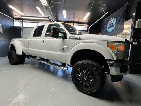 Used 2011 Ford F350 Lariat w/ Lariat Ultimate Pkg image 2