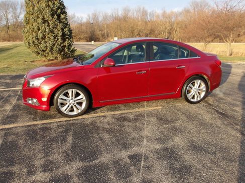 Used 2013 Chevrolet Cruze LTZ w/ Enhanced Safety Package image 10