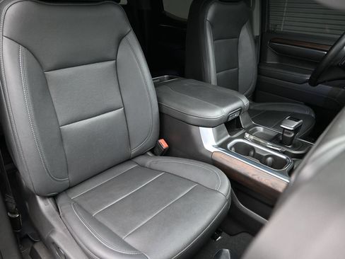 Used 2023 GMC Sierra 1500 SLT AWD/4WD image 40