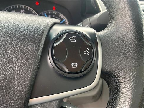 Used 2014 Toyota Camry XLE w/ Leather Package image 22