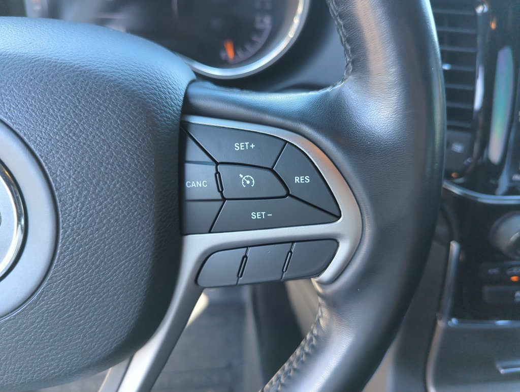 Used 2021 Jeep Grand Cherokee Laredo X AWD/4WD image 22