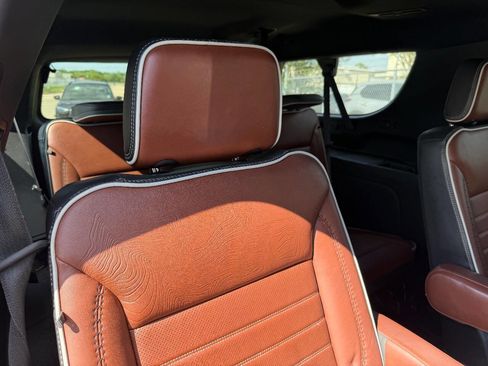 Used 2023 GMC Yukon XL Denali Ultimate image 13