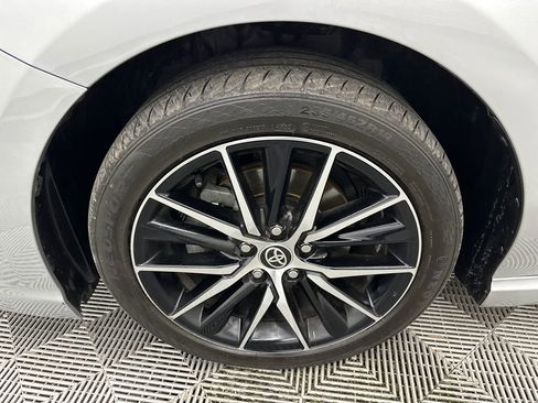 Used 2021 Toyota Camry SE image 11