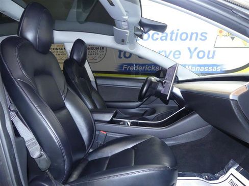 Used 2018 Tesla Model 3 Performance image 7