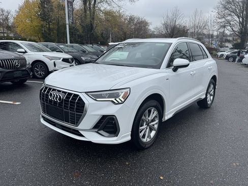 Certified 2025 Audi Q3 2.0T Premium w/ Convenience Package image 9