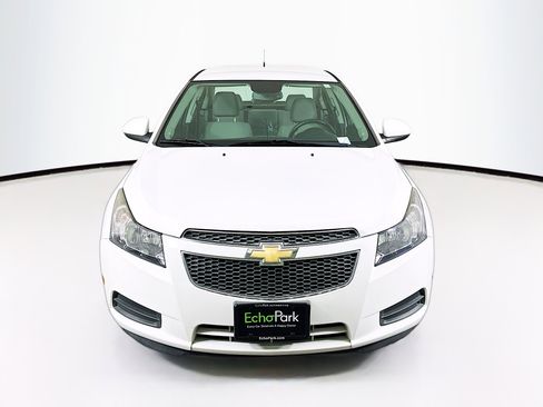 Used 2014 Chevrolet Cruze LT image 2