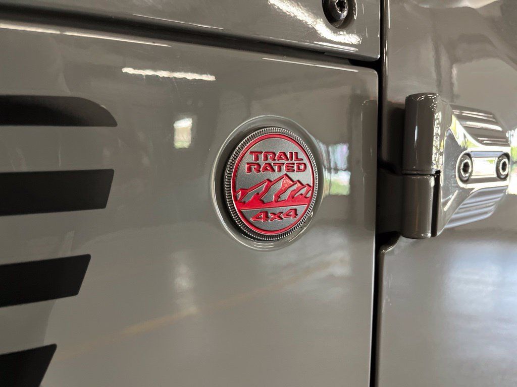 Used 2022 Jeep Gladiator Rubicon w/ LED Lighting Group AWD/4WD image 10