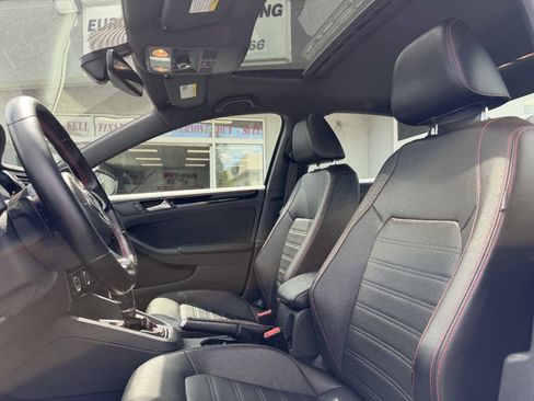 Used 2017 Volkswagen Jetta GLI FWD image 20
