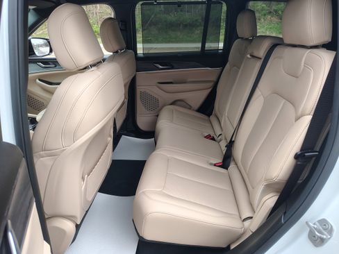 Certified 2024 Jeep Grand Cherokee Limited w/ Luxury Tech Group II image 22