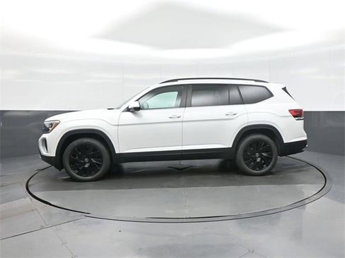 New 2026 Volkswagen Atlas SE image 4