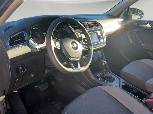 Used 2018 Volkswagen Tiguan S image 19