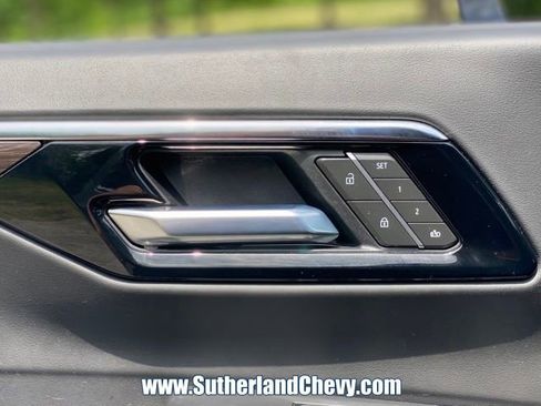 Used 2025 Chevrolet Tahoe LT AWD/4WD image 13