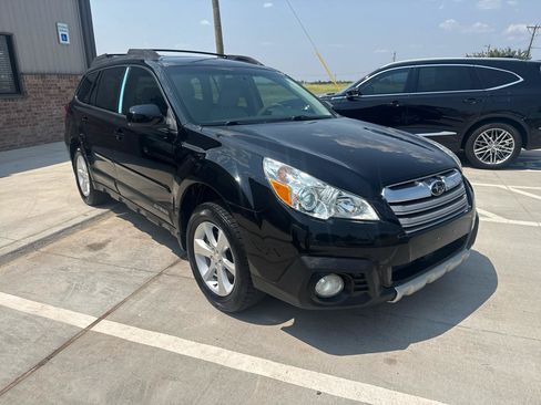 Used 2013 Subaru Outback 3.6R Limited w/ Moonroof Pkg AWD/4WD image 7