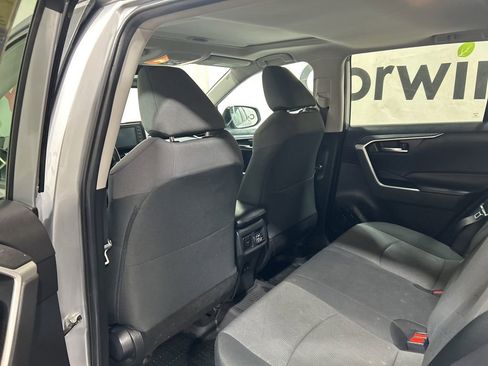 Used 2019 Toyota RAV4 XLE AWD/4WD image 19