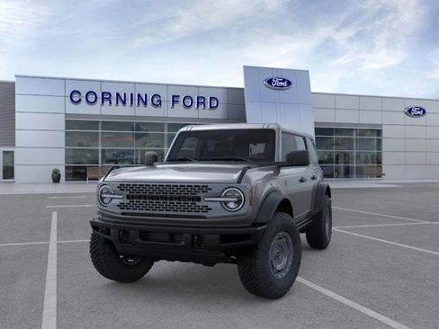 New 2025 Ford Bronco Badlands w/ Sasquatch Package image 2