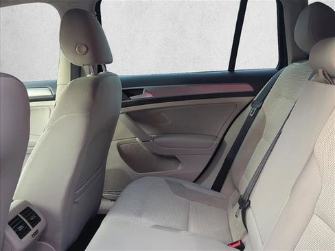 Used 2016 Volkswagen Golf S image 18