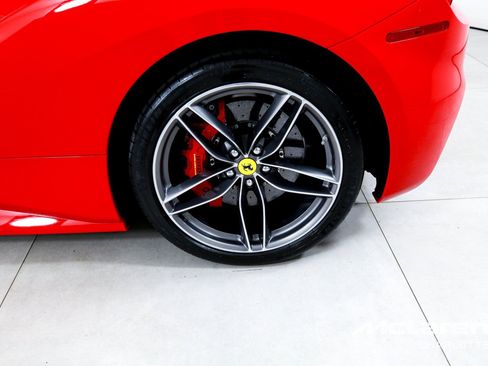 Used 2019 Ferrari 488 Spider RWD image 31