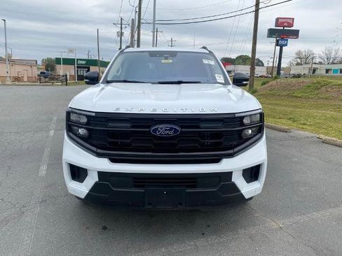 Certified 2025 Ford Expedition Active AWD/4WD image 2