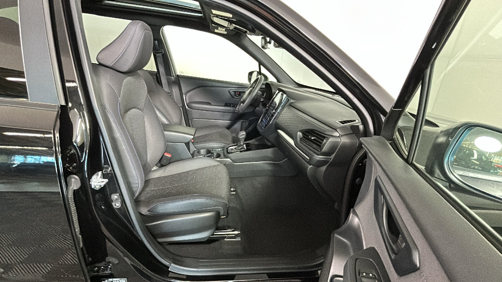 Used 2025 Subaru Forester Premium AWD/4WD image 36