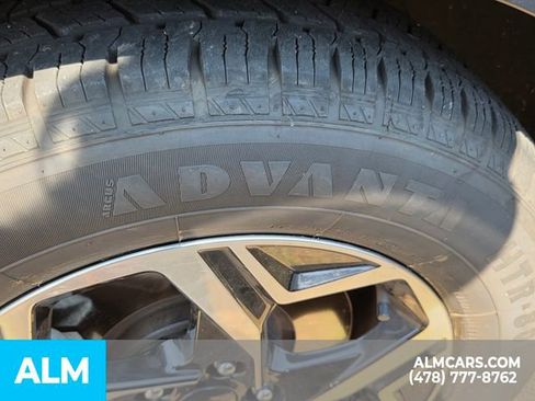 Used 2025 Kia Sportage LX FWD image 18
