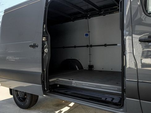 New 2026 Mercedes-Benz Sprinter 2500 image 10