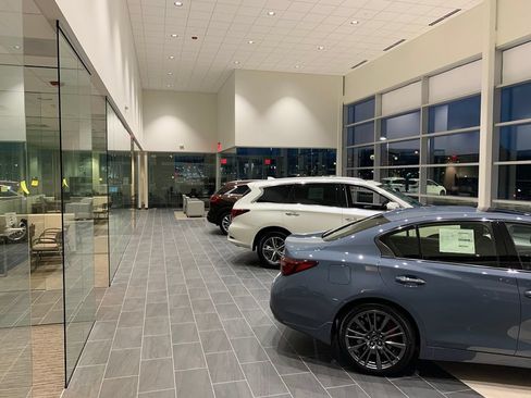 Used 2018 BMW M4 Convertible w/ Competition Package RWD image 48