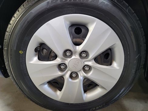 Used 2017 Kia Forte LX FWD image 31