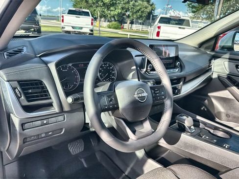 Used 2026 Nissan Rogue SV FWD image 10