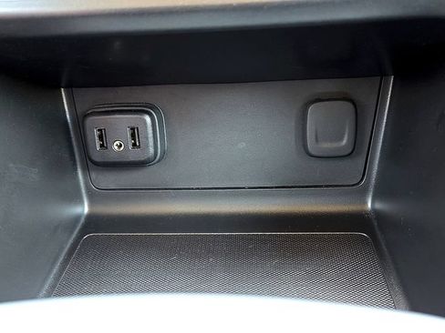 Used 2022 Chevrolet Colorado LT RWD image 21