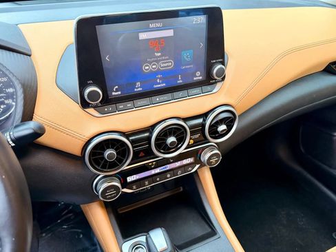 Used 2021 Nissan Sentra SV w/ SV Premium Package image 13