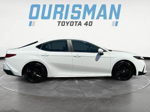Certified 2025 Toyota Camry SE FWD image 9