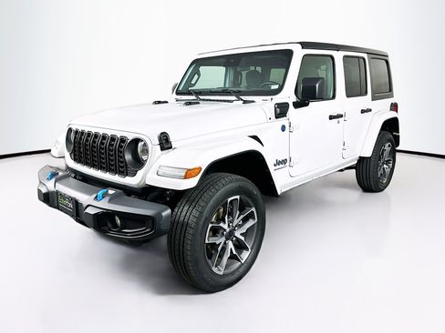 Used 2024 Jeep Wrangler Unlimited w/ Convenience Group AWD/4WD image 3
