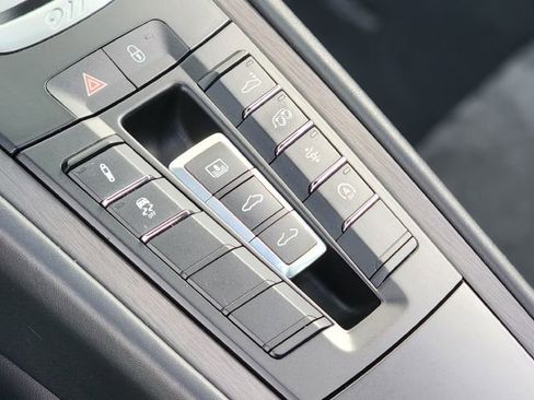 Used 2018 Porsche 911 Carrera 4 GTS image 28