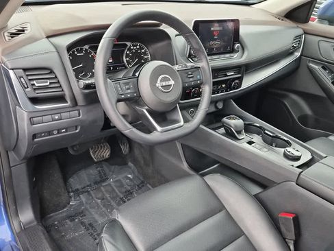 Used 2023 Nissan Rogue SV w/ SV Premium B Package image 11