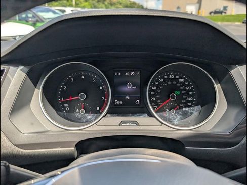 Used 2021 Volkswagen Tiguan SE w/ Panoramic Sunroof Package FWD image 15
