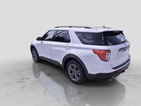 Used 2021 Ford Explorer XLT w/ Equipment Group 202A AWD/4WD image 6