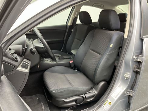 Used 2012 MAZDA MAZDA3 i Touring FWD image 9